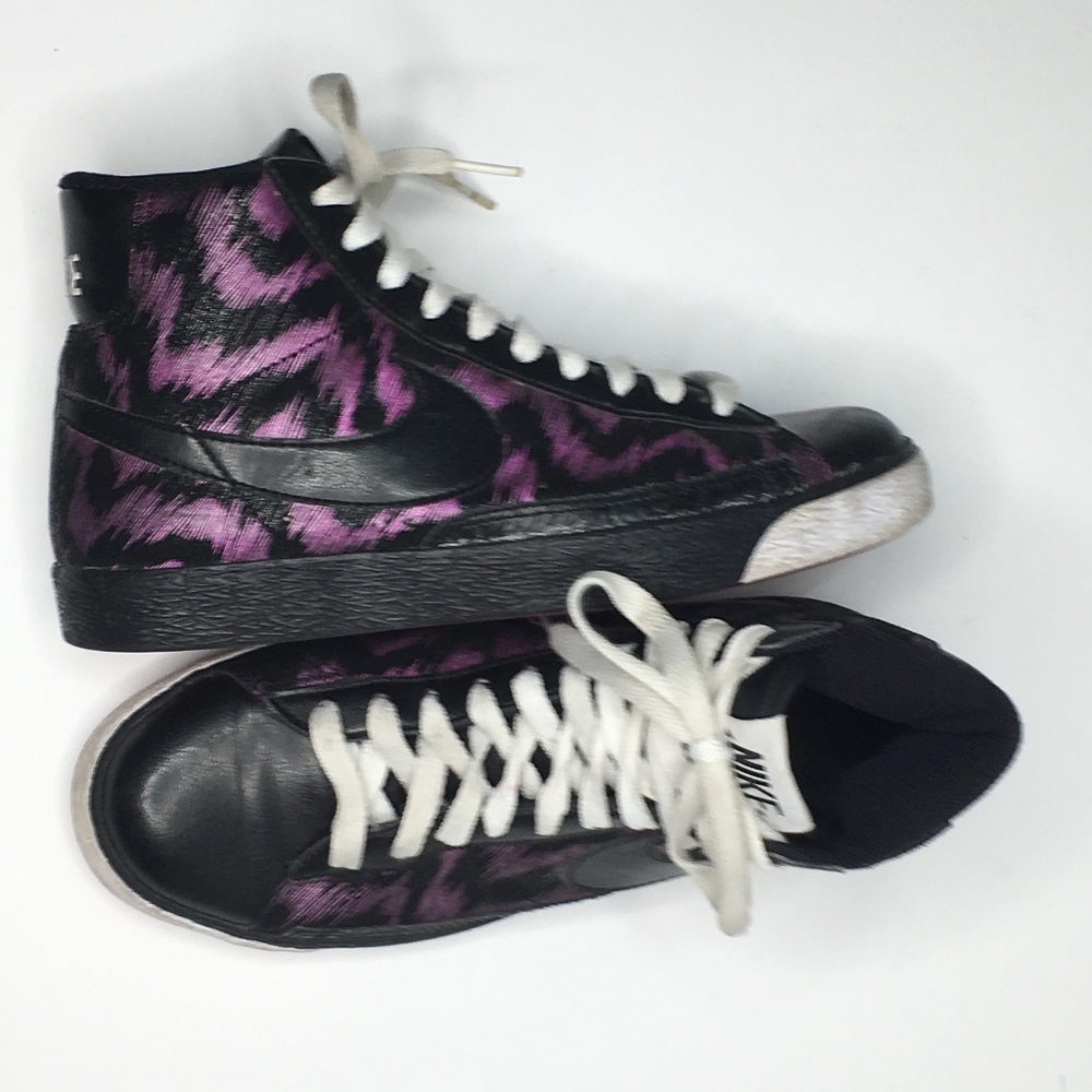 Nike Purple and Black Sneakers With Red Soles Size